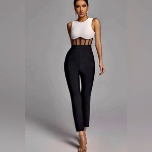 Bella Barnett Allegra Beautiful Black & White Jumpsuit -NWT- Small